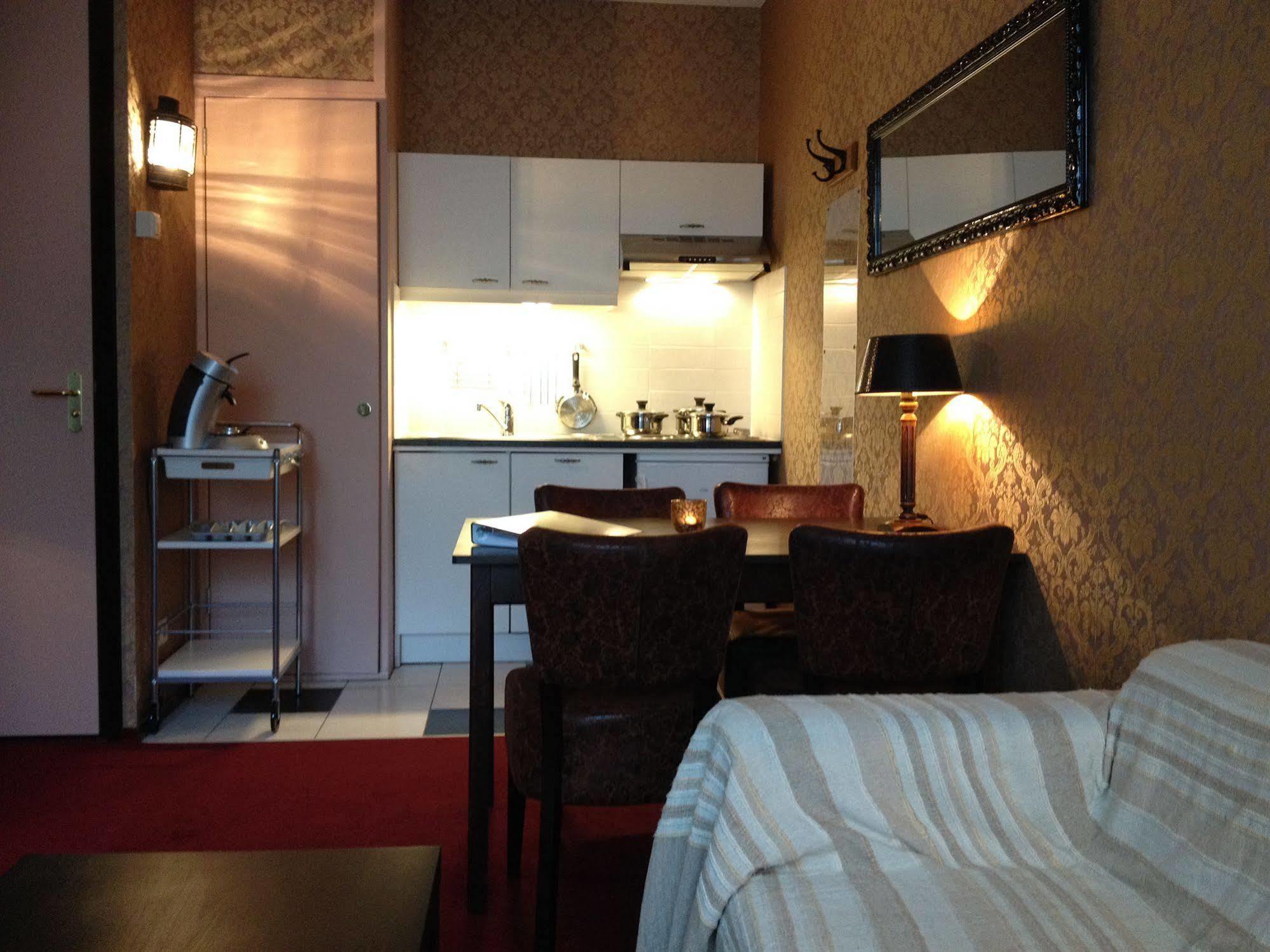 Amsterdam Village Hotel Esterno foto
